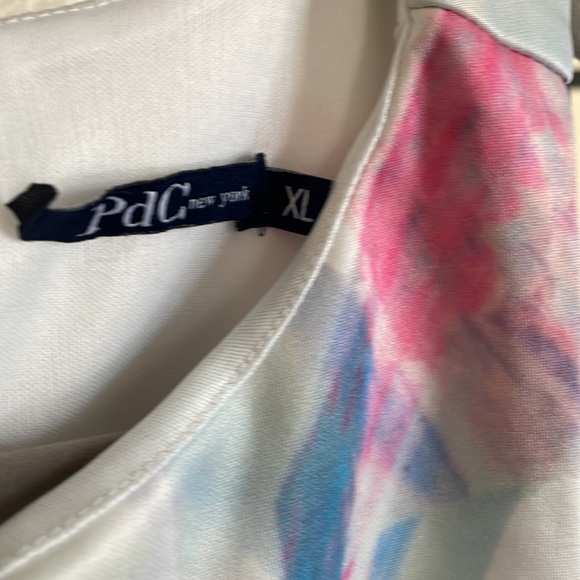 PDC New York sleeveless white, blue, pink pattern crop top (XL) - Picture 4 of 4
